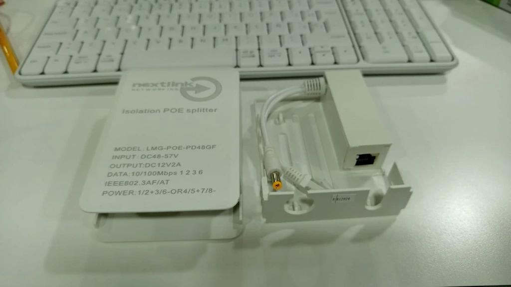 [LMG-POE-PD48GF] Splitter PoE para uso en interior y exterior, salida 12VDC 2A, compatible con PoE estandar af/at de entrada, marca Nextlink